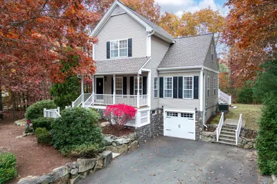 1 Robbins Road