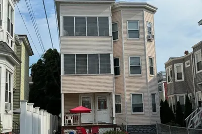 350 1/2 Washington Street 1