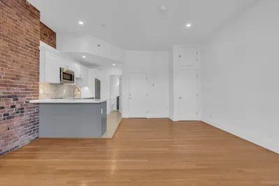 389 Beacon Street #7