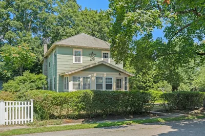 4 Beacon St 1