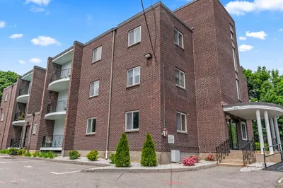 459 Willard St #105