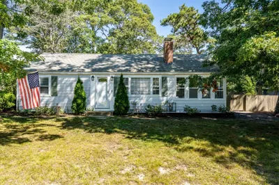 222 Mayfair Rd 1