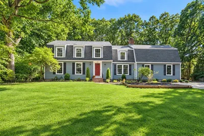 942 Salem End Road 1