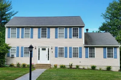 2 Brooke Haven Dr