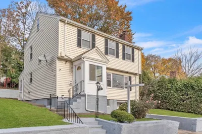 41 Driscoll Dr 1