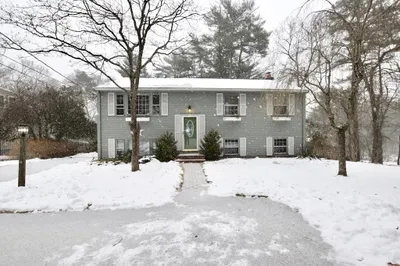 353 Cross St