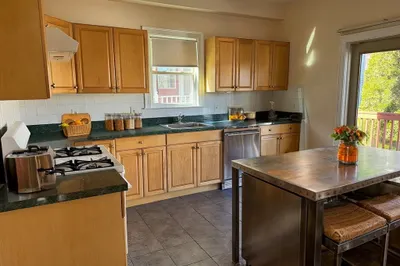 100 Pierce Ave #1