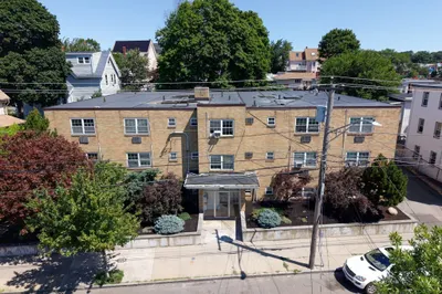 238 Chelsea Street 1