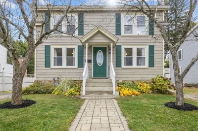 81 Essex St