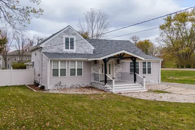 128 Old Bedford Rd 1