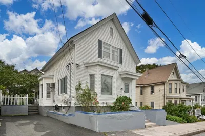 55 Arlington St 1