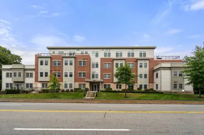 321 Hammond Pond Parkway #201 1