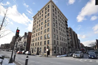 68 Beacon St #2E 1