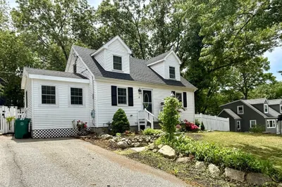 4 Robin Rd