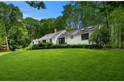 536 Ipswich Rd 1