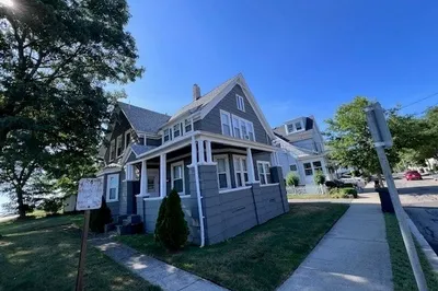 303 Beach #2R