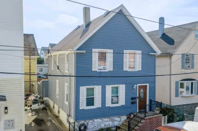 166 Blackmer St 1