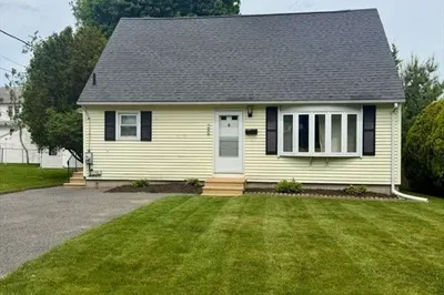28 Ladybank Rd