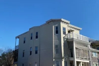 22 Gardena St #3