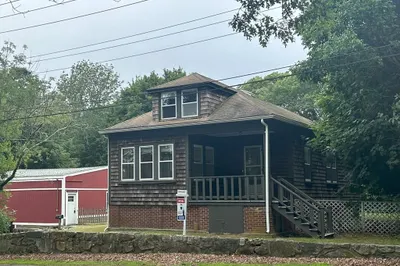 52 Hathaway Rd 1