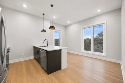 379 Somerville Ave #10