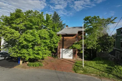 9 Upland Rd