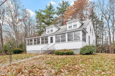 4 Willard Rd 1