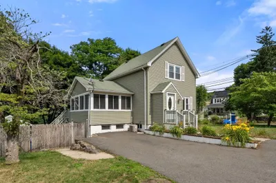 52 Cottage St
