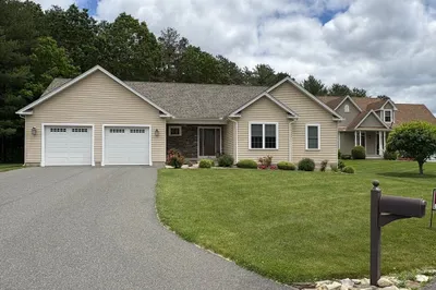 43 Caddyshack Dr 1