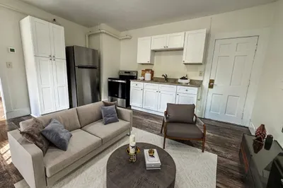 15 Commonwealth Ave #5