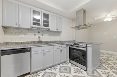 20 Bennett St #1L 1
