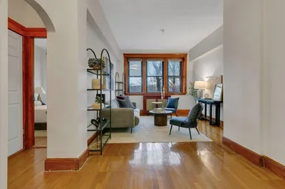 1999 Commonwealth Ave #4