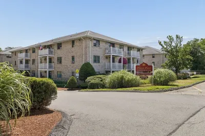 8 Kenmar Drive #60