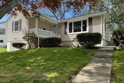 24 Howard Ave
