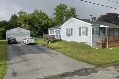 17 Center St