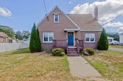34 Williams St
