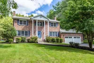 9 Willis Holden Dr 1