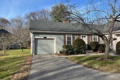 12 Lois Ln #12 1