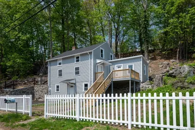 32 High St