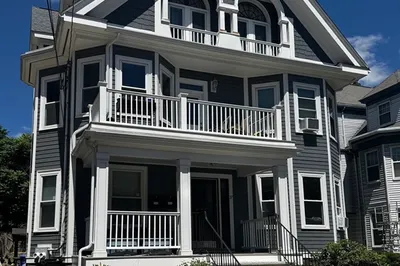 37 Bartlett Crescent #1 1