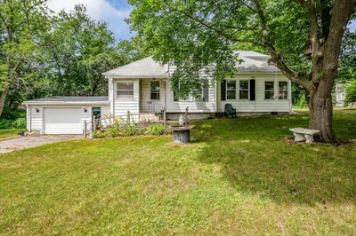 59 Riverneck Rd