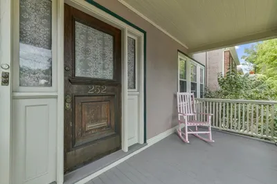 232 Winchester St #1