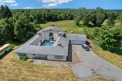 186 Eight Lots Road 1