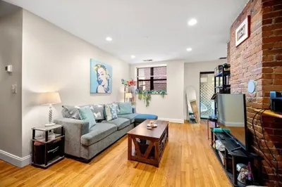 95 Gainsborough Street #307 1