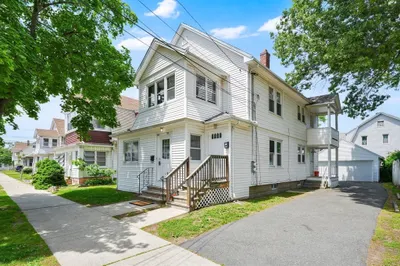 120-122 Larkspur St