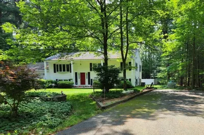 61 Horse Pond Rd 1