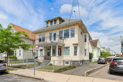 7 Yale St 1