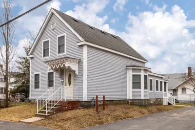 77 School St