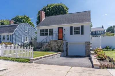 15 Burrwood Road