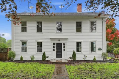 106 Main St 1
